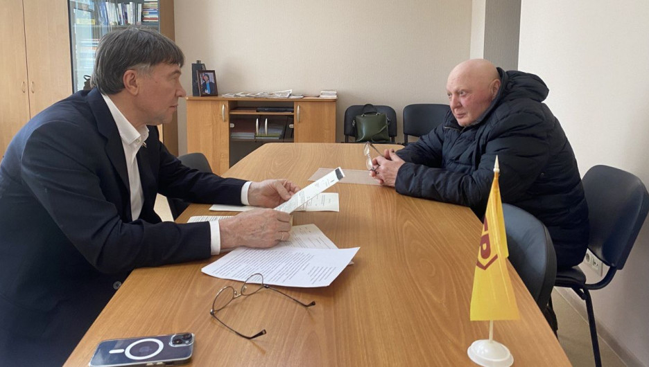 Личный приём депутата Алтайского края: место встречи и диалог с избирателями
