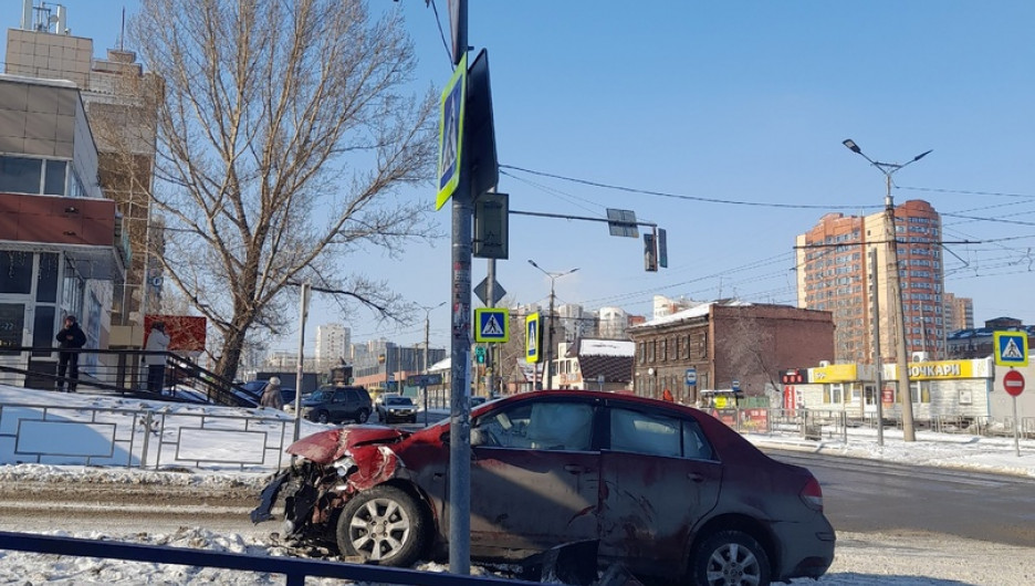 Страшная авария произошла в центре Барнаула