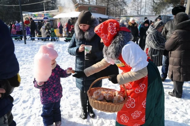 Масленичные гуляния в Барнауле.