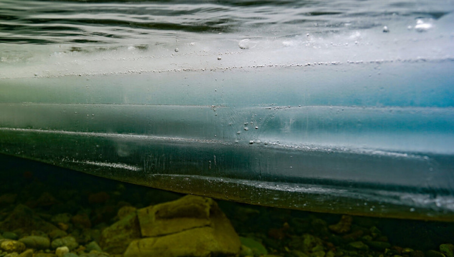 Что происходит под ледяным панцирем на Золотом озере.