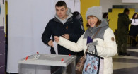 Второй день выборов в Алтайском крае: люди идут голосовать семьями и коллективами. 