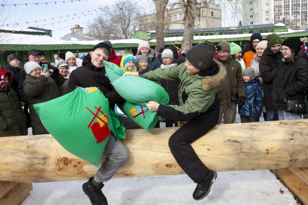 Масленица в Изумрудном парке