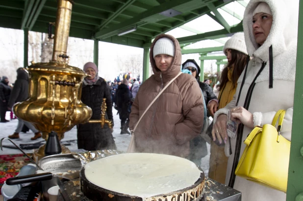 Масленица в Изумрудном парке