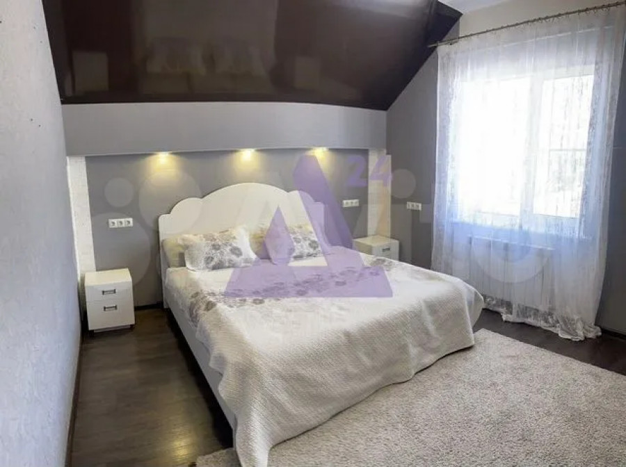 Уютный светлый домик продают в Барнауле за 13,4 млн рублей. 
