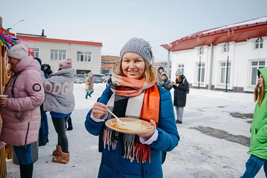 Масленичные гуляния, организованные Алтайским шинным комбинатом.