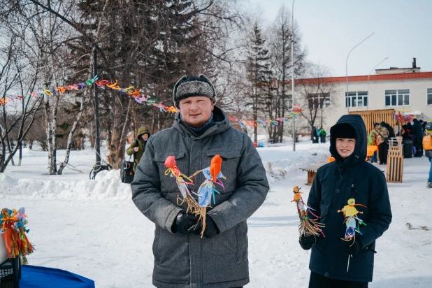 Масленичные гуляния, организованные Алтайским шинным комбинатом.