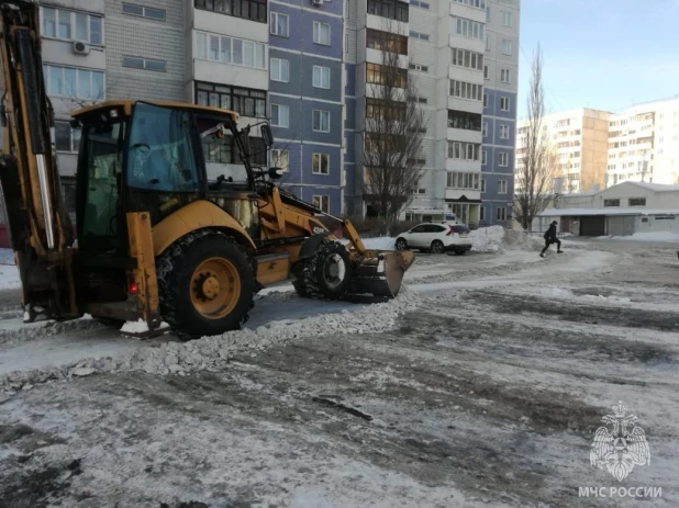 Подготовка к весеннему половодью.