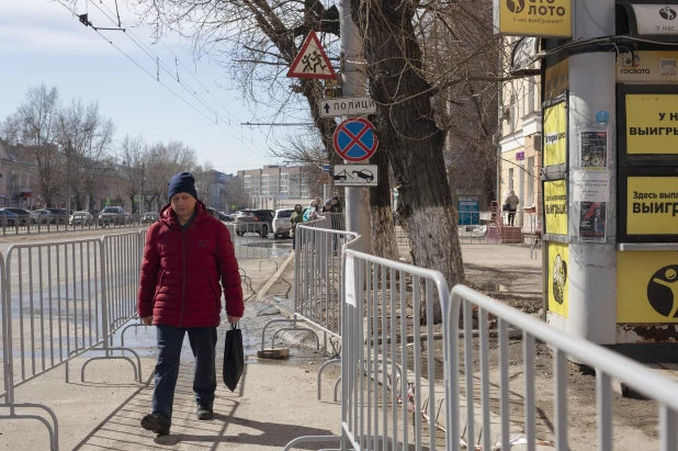 Обрушение балконов на "Сталинке" на пр. Строителей, 4.