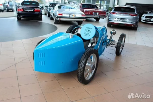 Что за миниатюрную версию Bugatti продают в Сибири за 17,7 млн рублей.