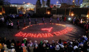 В Барнауле прошла акция посвященная памяти жертв теракта в «Крокус Сити Холл».