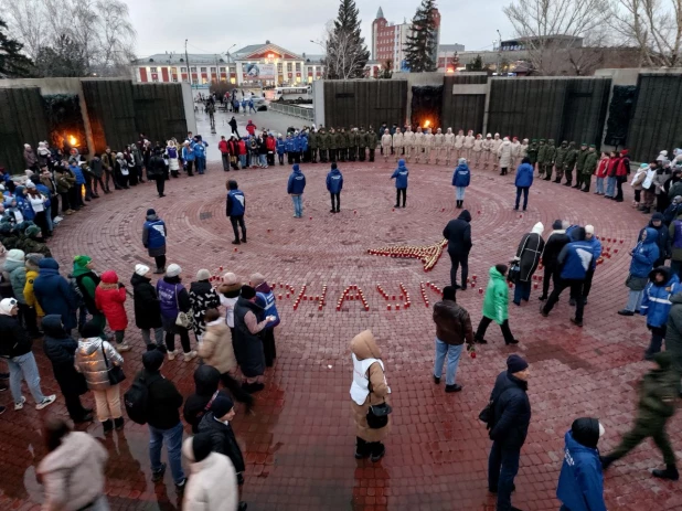 В Барнауле прошла акция посвященная памяти жертв теракта в «Крокус Сити Холл».