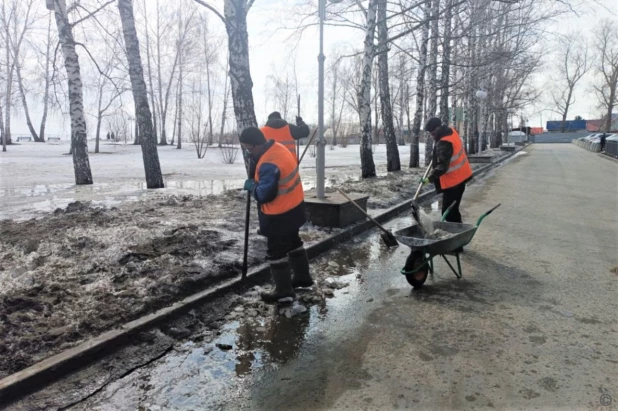 Работы по недопущению подтопления общественных территорий.