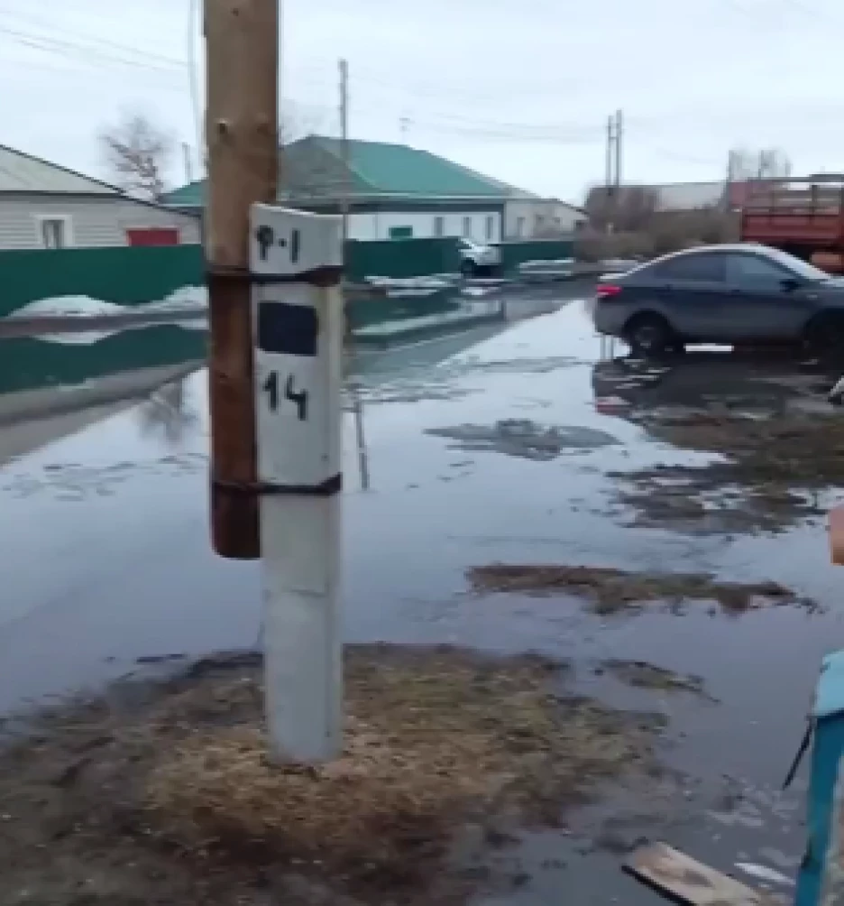 Море в огороде: людей топит в алтайских селах, вода зашла во дворы и дома