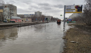 В Барнауле временно ограничили движение из-за паводка.