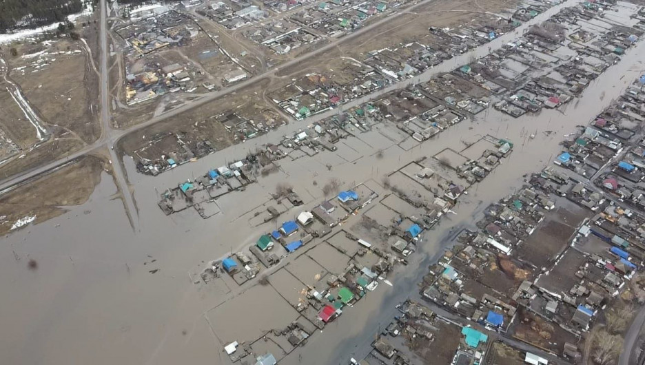 Алтайское село затопило почти полностью. Фото