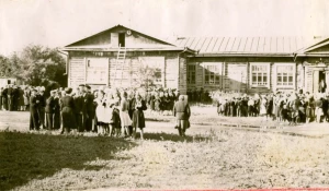 Средняя школа в Краснощеково, 1953 год.