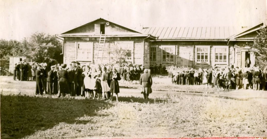 Средняя школа в Краснощеково, 1953 год.