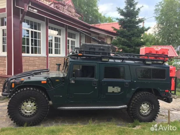 Брутальный Hummer продают в Сибири за 5,5 млн рублей. 