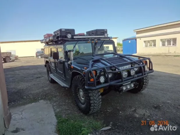 Брутальный Hummer продают в Сибири за 5,5 млн рублей. 