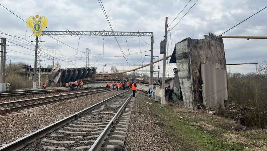 Рухнувший мост в Смоленской области.