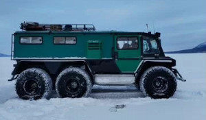 Снегоболотоход Петрович продают в Сибири за 3,8 млн рублей. 