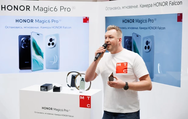 МТС презентовала HONOR Magic6 Pro в своём флагманском магазине в Москве.