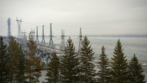 Новосибирская ГЭС.