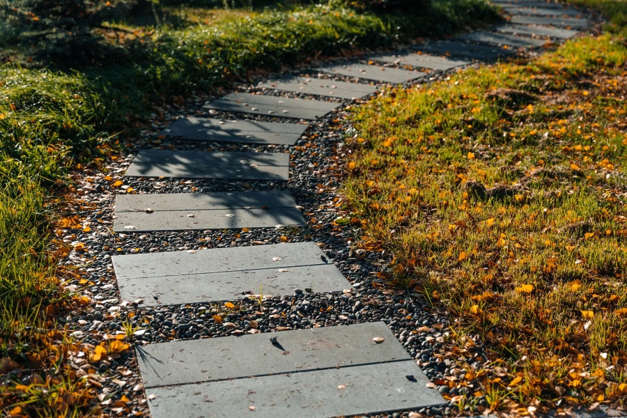 Широкоформатная тротуарная плитка «Эпоха» в локации парка «Центральный».