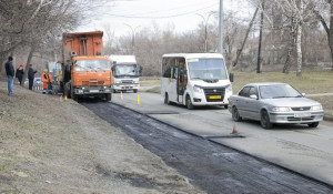 В Барнауле приступили к текущему ремонту городских дорог.