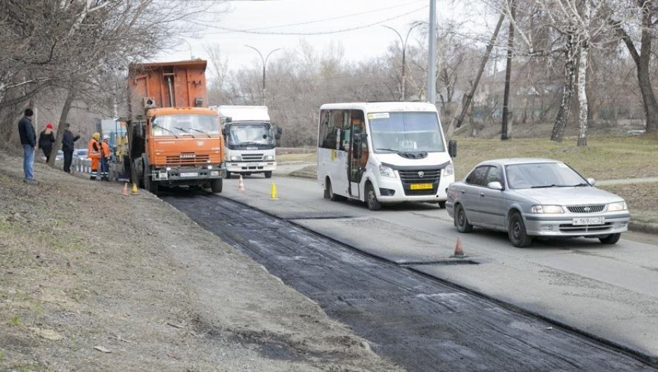 В Барнауле приступили к текущему ремонту городских дорог