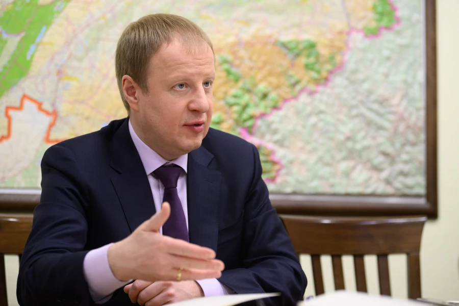 Губернатор Виктор Томенко.