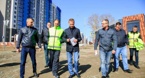 В Барнауле планируют к октябрю 2024 года достроят участок дороги на ул. 65 лет Победы.