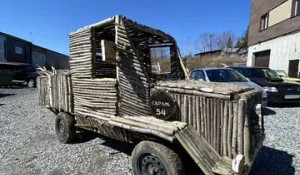 Деревянный автомобиль. 