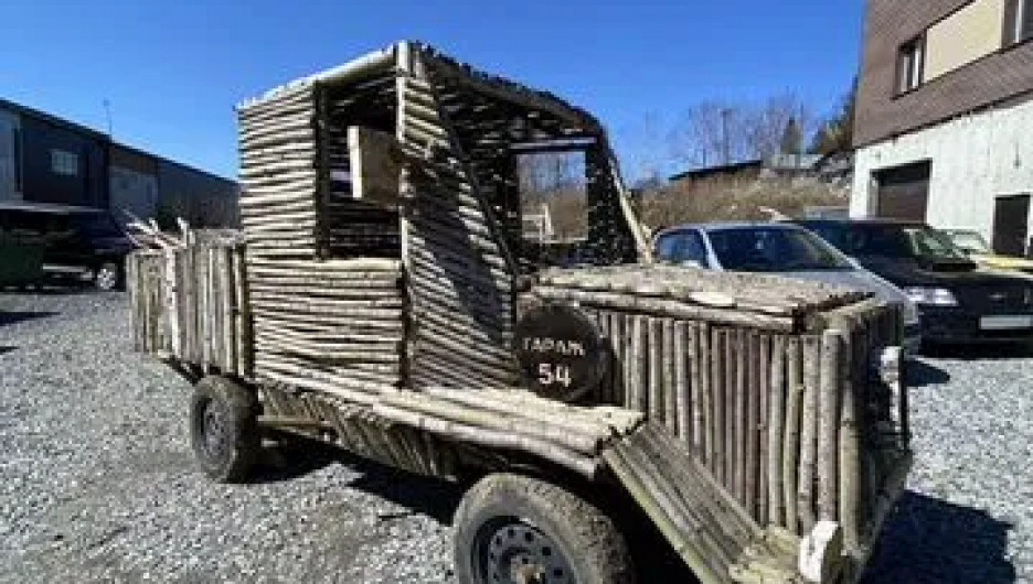 Деревянный автомобиль. 