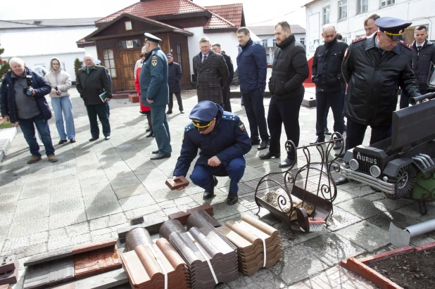 На выставке продукции УФСИН 23 апреля 2024.