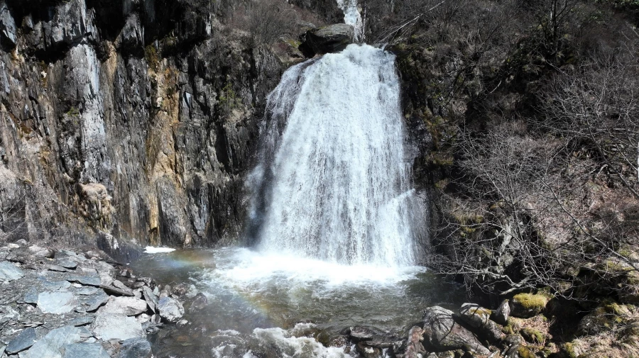 Водопад Корбу в Алтайском биосферном заповеднике.