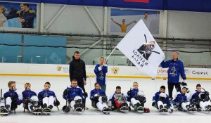 Юные алтайские спортсмены команды «ВОИтели-Алтай» на VI Фестивале адаптивного хоккея в Сочи.