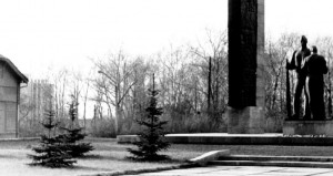 Скульптурная композиция "Прощание" на площади Победы, автор Петр Миронов.