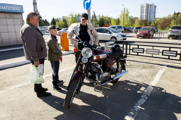 Выставка ретроавтомобилей в Барнауле.