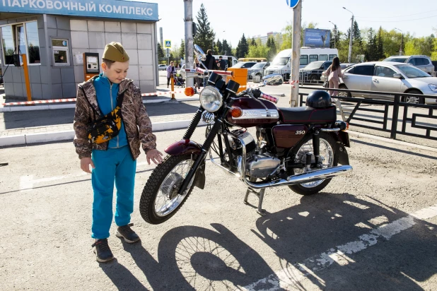 Выставка ретроавтомобилей в Барнауле.