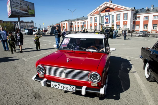 Выставка ретроавтомобилей в Барнауле.