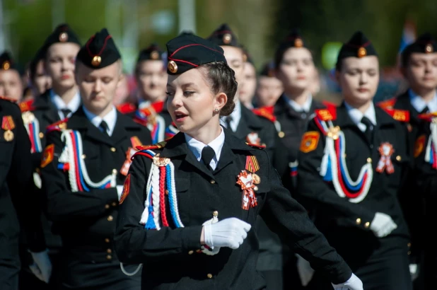 Торжественное прохождение войск Барнаульского гарнизона.