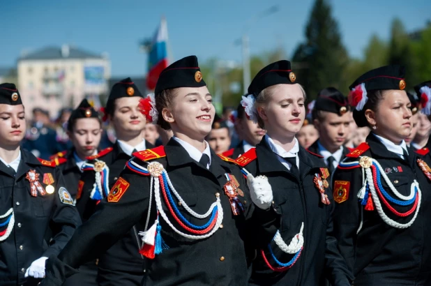 Торжественное прохождение войск Барнаульского гарнизона.