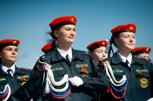 Торжественное прохождение войск Барнаульского гарнизона.