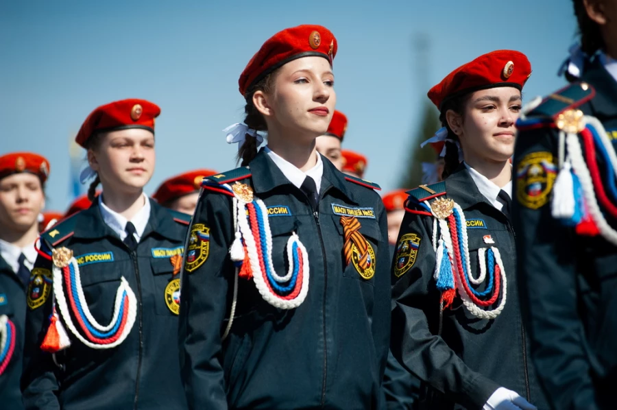 Торжественное прохождение войск Барнаульского гарнизона.