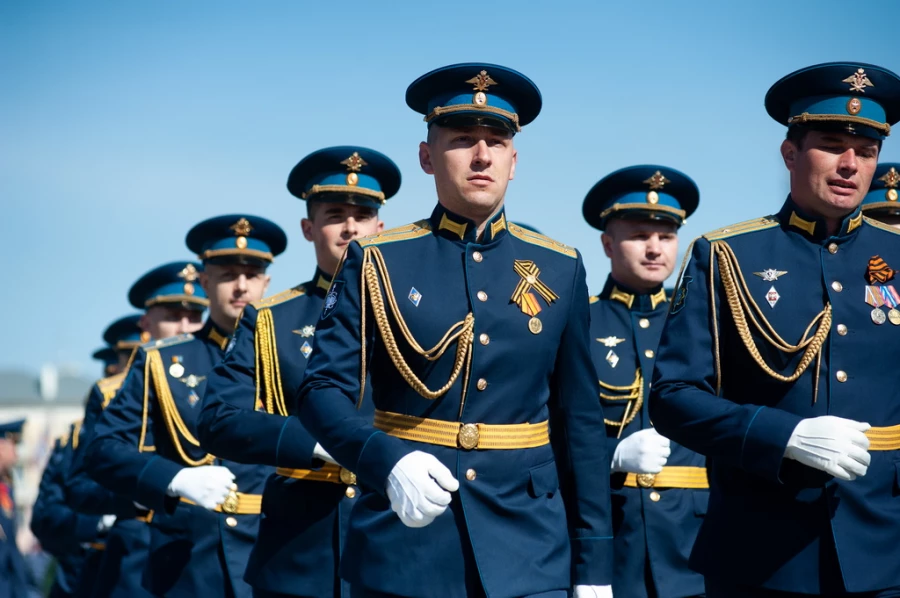 Торжественное прохождение войск Барнаульского гарнизона.