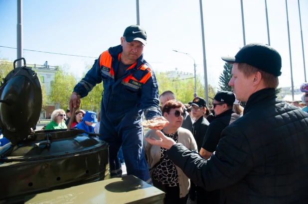 Выставки в дворике АлтГУ. 