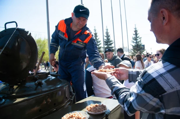 Выставки в дворике АлтГУ. 