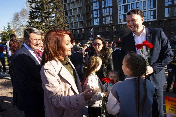 Мемориал славы в Барнауле 9 мая.