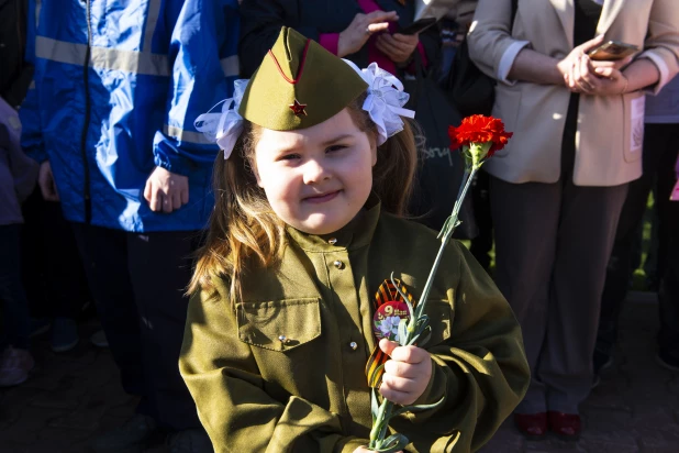 Мемориал славы в Барнауле 9 мая.